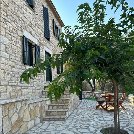 Chrysavgi Stone House Villa *