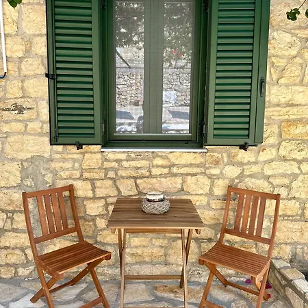 Chrysavgi Stone House * Katomerion