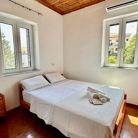 Vila Chrysavgi Stone House